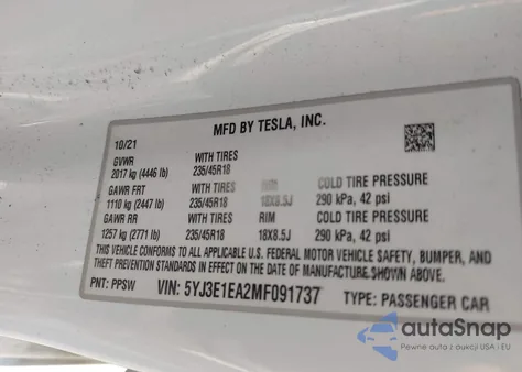 2021 Tesla Model 3 Standard Range Plus Rear-Wheel Drive z USA, uszkodzony, nr VIN 5YJ3E1EA2MF091737